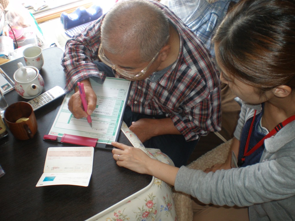 お弁当を手渡しすることで安否確認